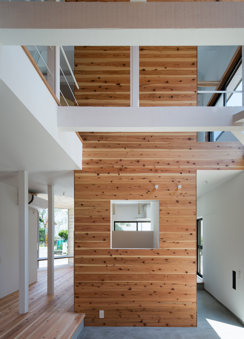 container-design-tokushima-hako-megane-house-japan-designboom-02