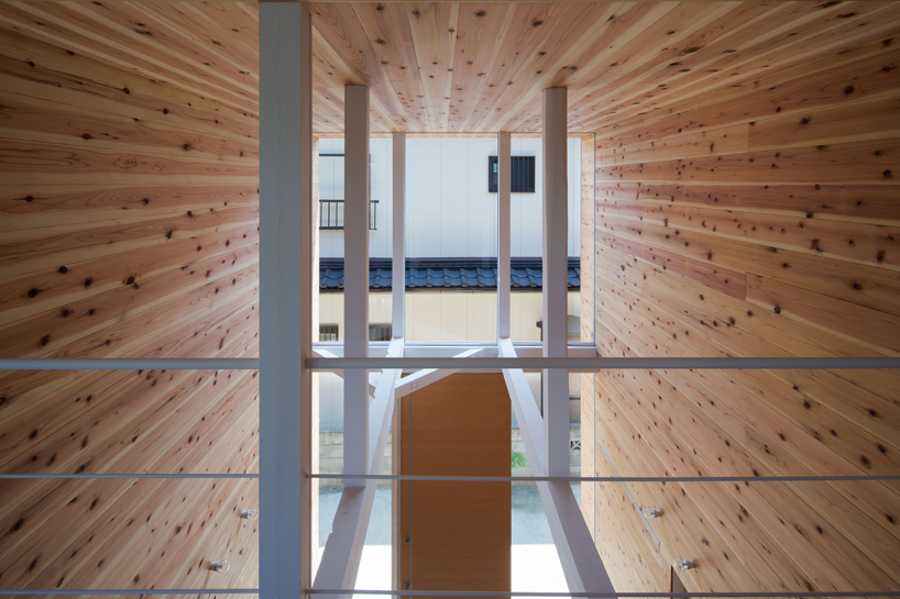 container-design-tokushima-hako-megane-house-japan-designboom-02
