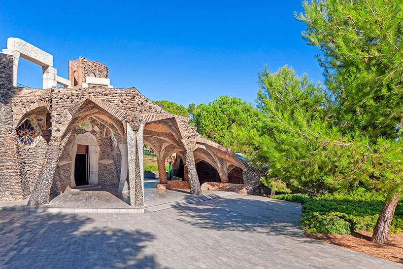 david cardelús gaudi crypt colonia guell designboom