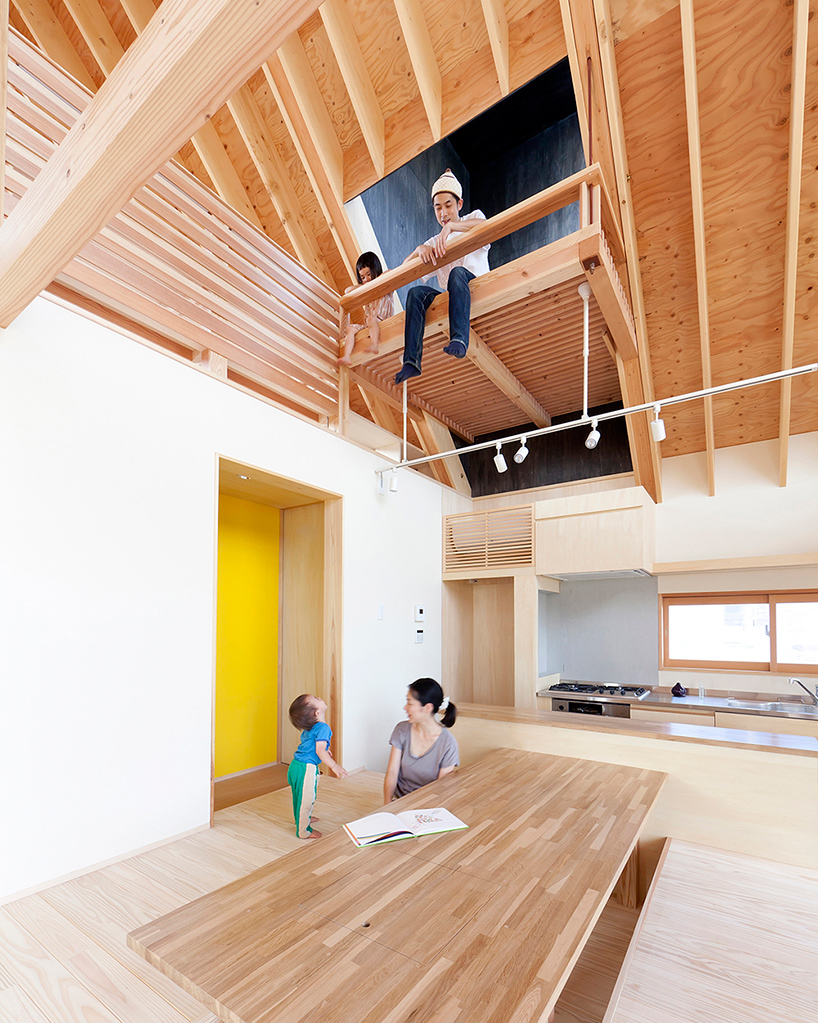 hidetoshi sawa tailored design lab a gabled roof in kawagoe japan designboom