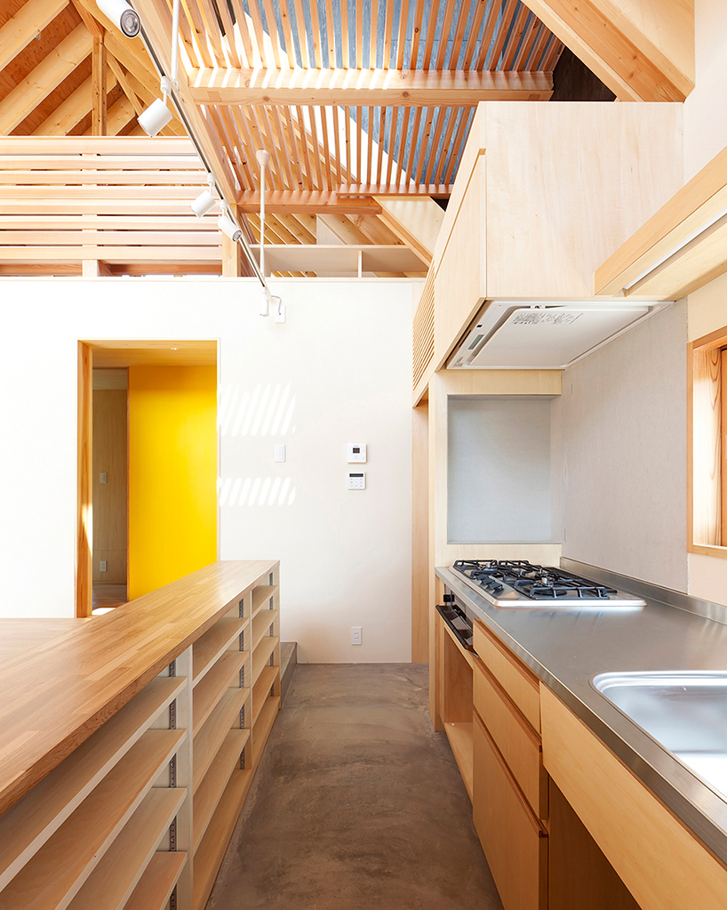 hidetoshi sawa tailored design lab a gabled roof in kawagoe japan designboom