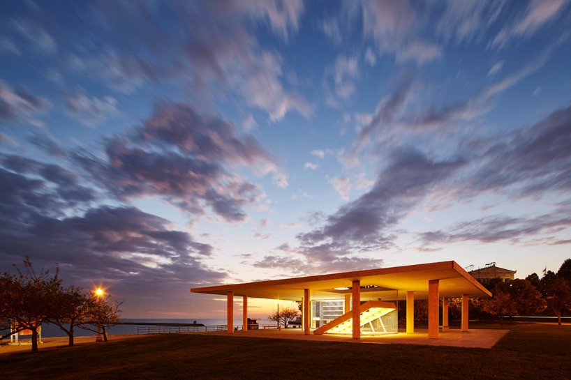 lakefront kiosk chicago horizon ultramoderne chicago architecture biennial designboom