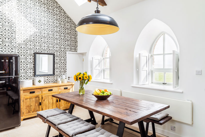 the-chapel-on-the-hill--a-boutique-chapel-conversion-evolution-design-designboom-02
