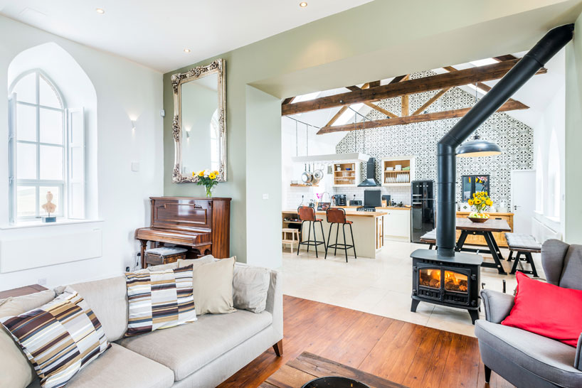 the-chapel-on-the-hill--a-boutique-chapel-conversion-evolution-design-designboom-02