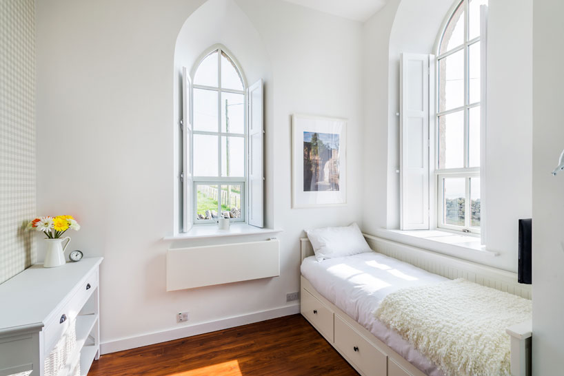 the-chapel-on-the-hill--a-boutique-chapel-conversion-evolution-design-designboom-02