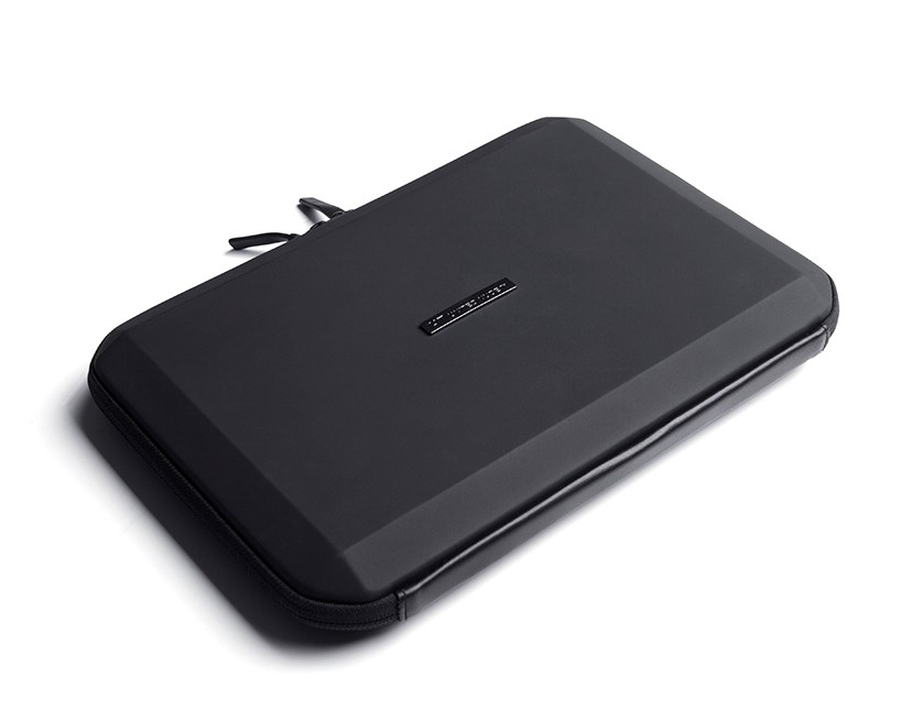 united-nude-stealth-sleeve-designboom-03