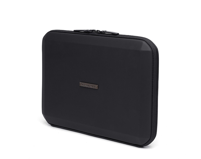 united-nude-stealth-sleeve-designboom-06