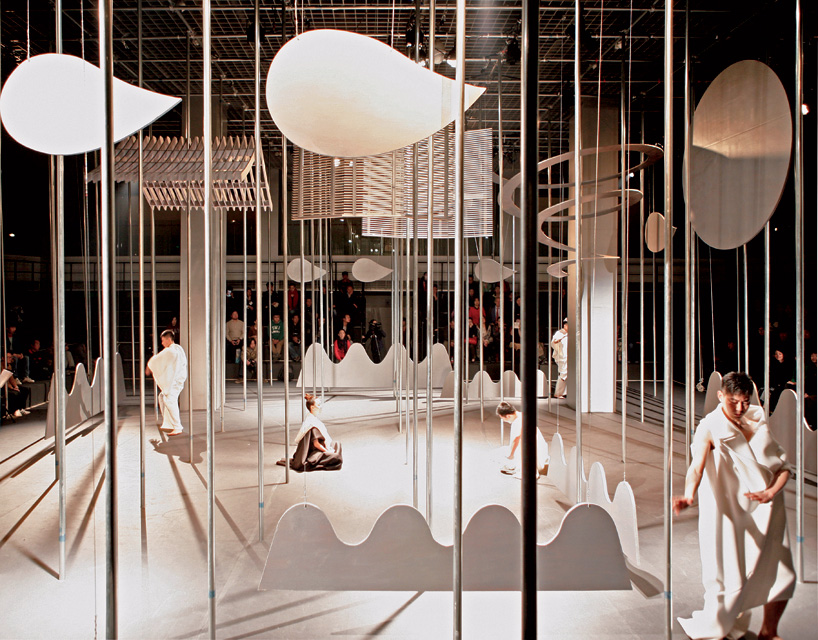 yung-ho-chang-stage-and-costume-design-for-seven-sages-in-the-bamboo-grove-designboom-05