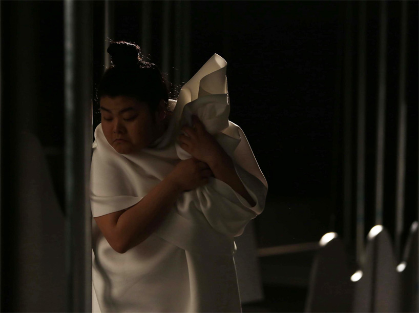 yung-ho-chang-stage-and-costume-design-for-seven-sages-in-the-bamboo-grove-designboom-10