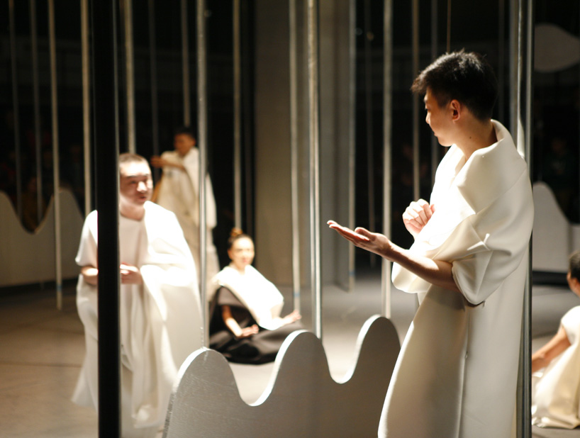 yung-ho-chang-stage-and-costume-design-for-seven-sages-in-the-bamboo-grove-designboom-12