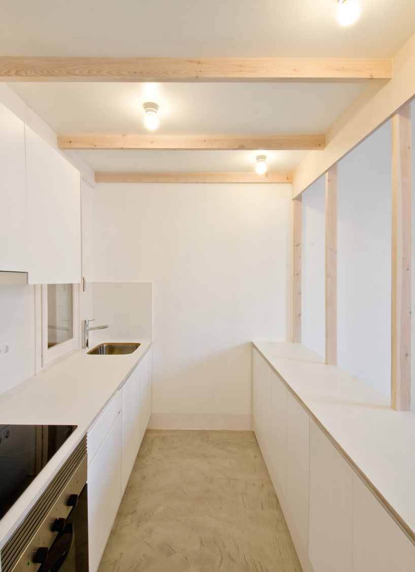 2-dwellings-at-tamarit-st-carles-enrich-barcelona-designboom-02