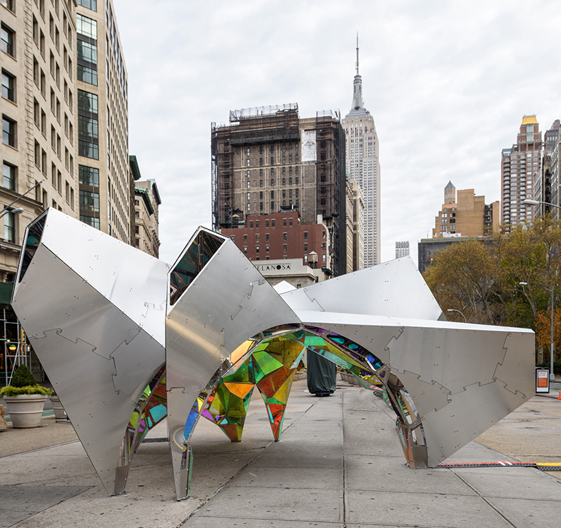 SOFTlab-nova-flatiron-holiday-installation-new-york-city-designboom-011
