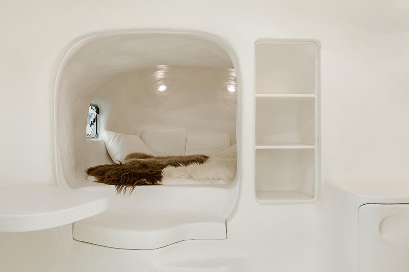 joep-van-lieshout-almine-rech-gallery-brussels-primitive-modern-designboom-07