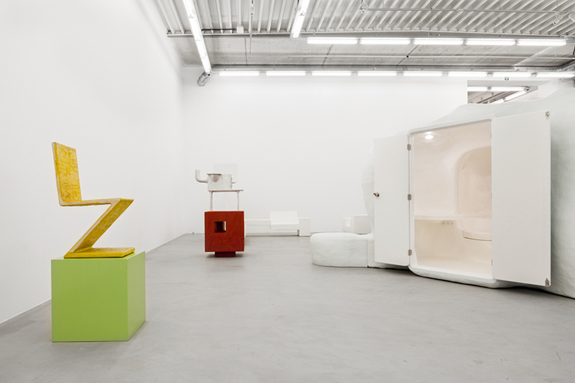 joep-van-lieshout-almine-rech-gallery-brussels-primitive-modern-designboom-09