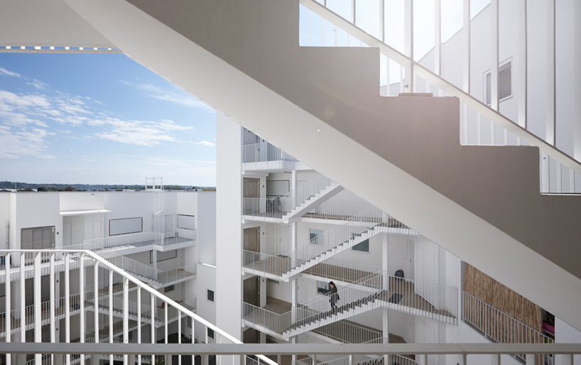 lan-architecture-carre-lumiere-residences-begles-south-west-france-02