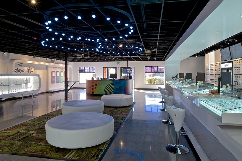roth-sheppard-ajoya-cannabis-dispensary-interior-designboom-02
