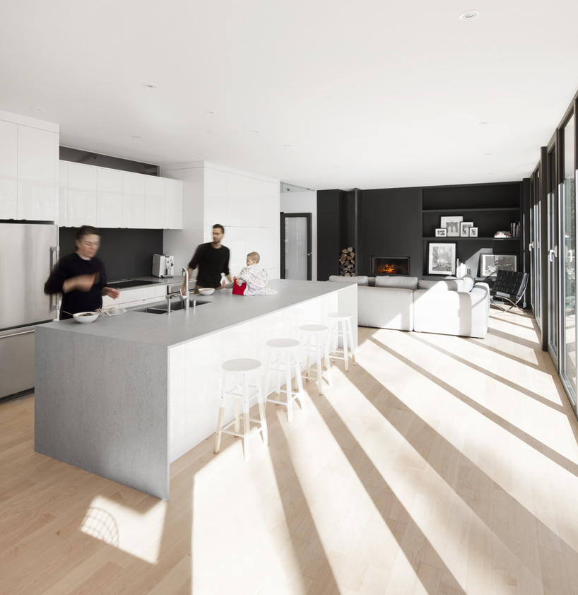 bourgeois-+-lechasseur-architects-KL-house-canada-designboom-02