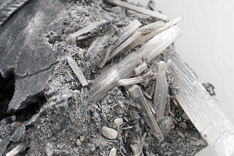 daniel-arsham-baro-galeria-untitled-art-fair-miami-designboom-07