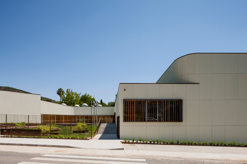 fernando suarez corchete municipal indoor swimming pool constantina seville designboom