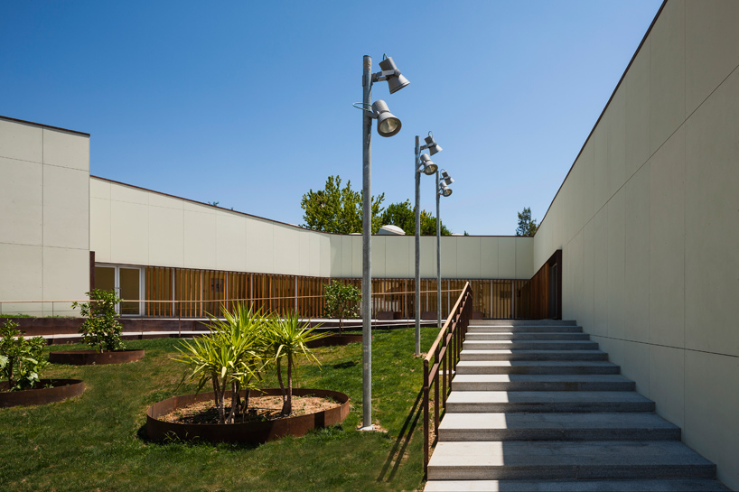fernando suarez corchete municipal indoor swimming pool constantina seville designboom