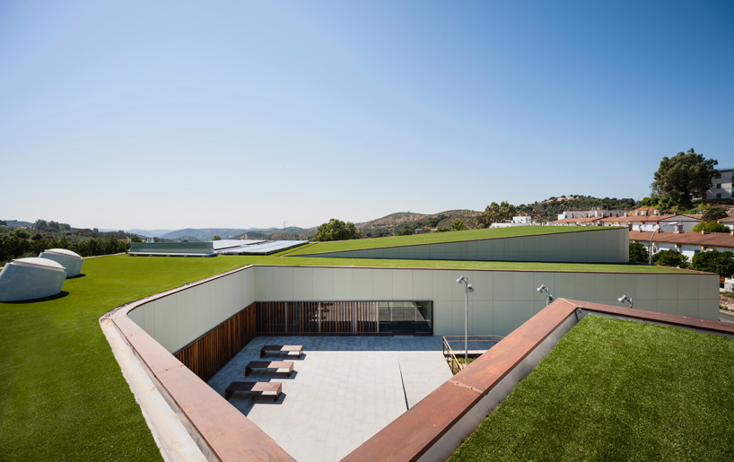 fernando suarez corchete municipal indoor swimming pool constantina seville designboom