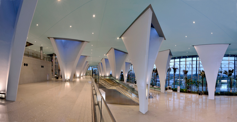 kris yao artech taiwan high speed rail changhua station designboom