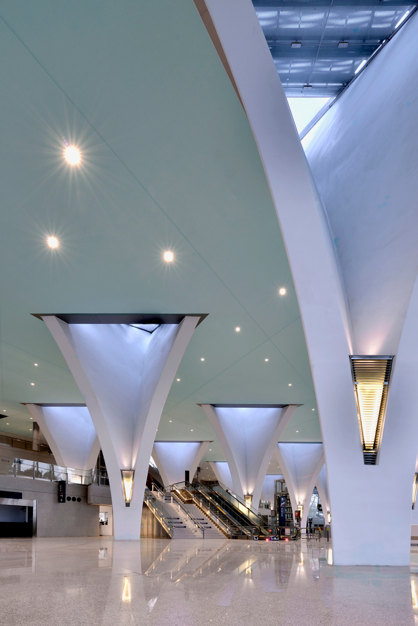 kris yao artech taiwan high speed rail changhua station designboom