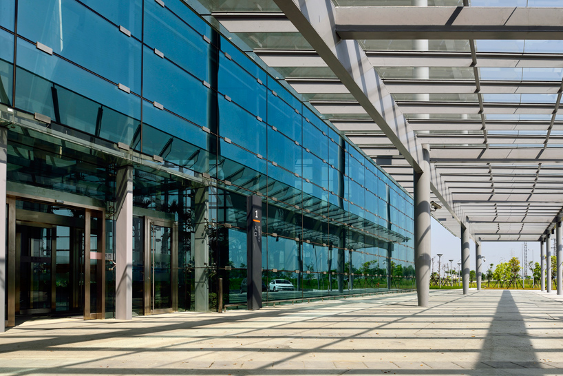 kris yao artech taiwan high speed rail changhua station designboom