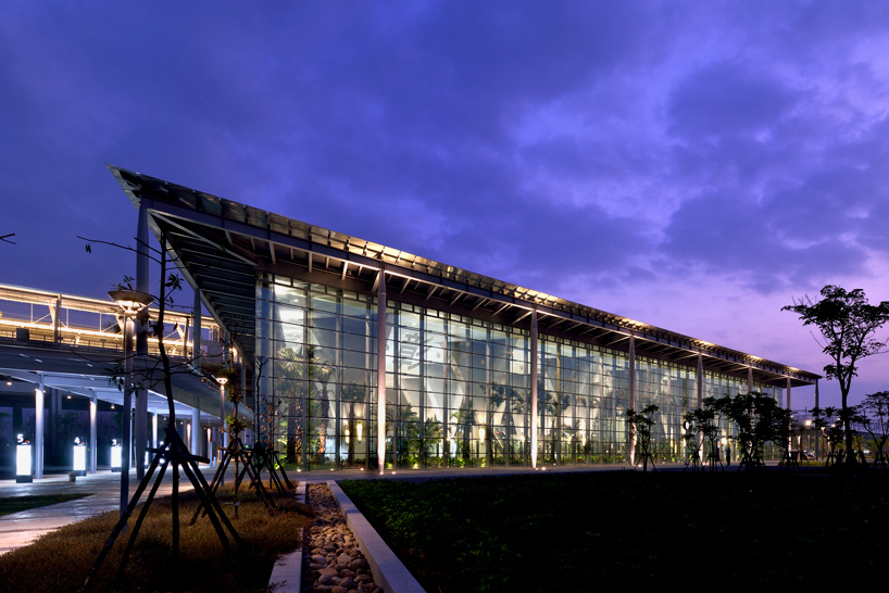 kris yao artech taiwan high speed rail changhua station designboom