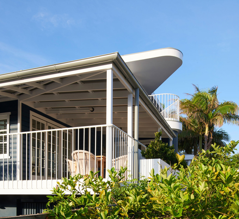 luigi-rosselli-architects-beach-hut-on-stilts-australia-designboom-02