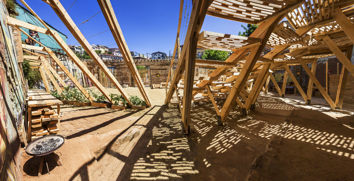 the scarcity and creativity studio the wave events space valparaiso chile sitio eriazo designboom 03