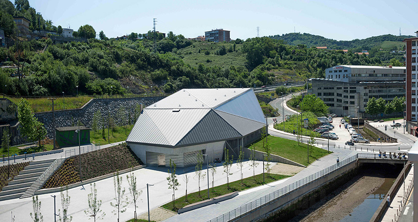 tabula rasa park pelota court vaumm designboom