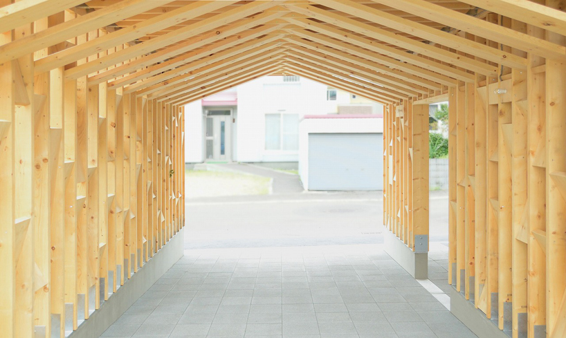 yoshichika-takagi-wood-shelter-hokkaido-japan-designboom-02