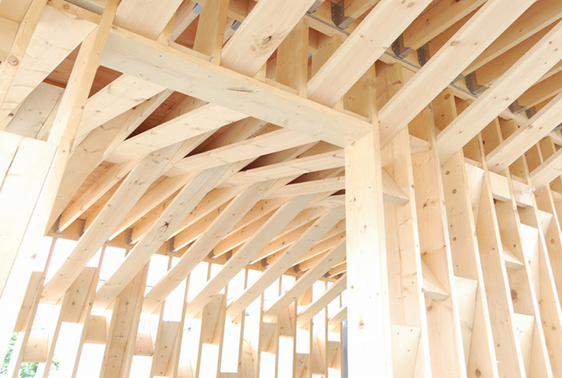 yoshichika-takagi-wood-shelter-hokkaido-japan-designboom-02
