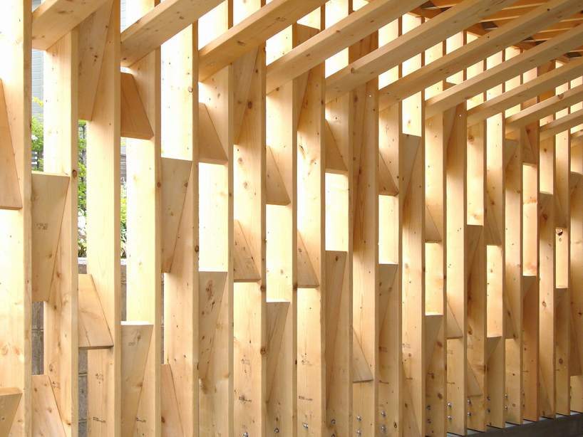 yoshichika-takagi-wood-shelter-hokkaido-japan-designboom-02