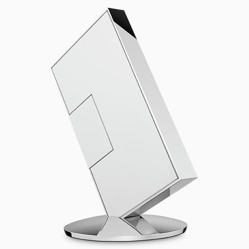 LaCie-chrome-neil-poulton-porsche-design-drive-CES-2016-designboom-03