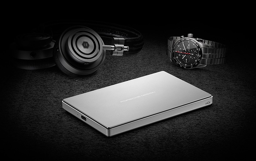 LaCie-chrome-neil-poulton-porsche-design-drive-CES-2016-designboom-07