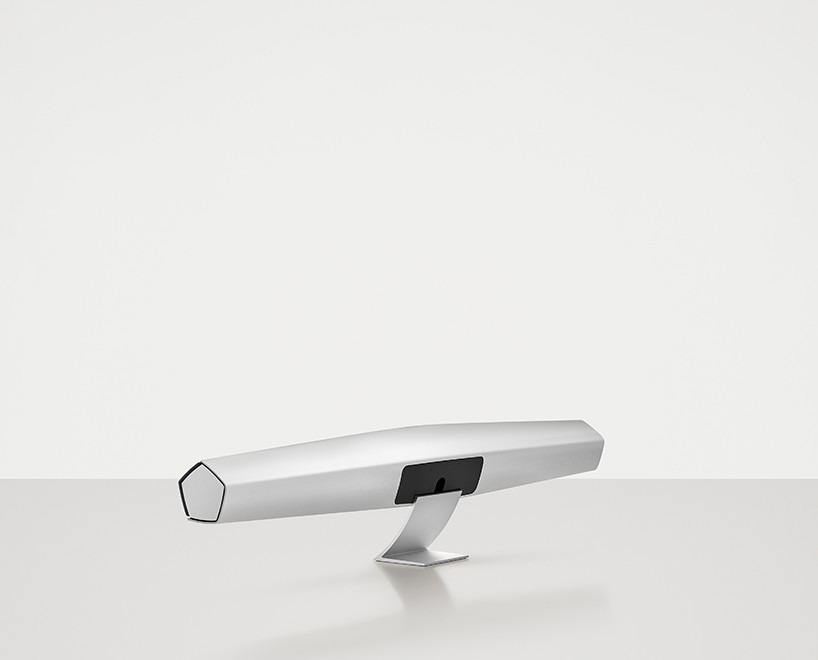 bang-olufsen-beosound-35-wireless-speaker-designboom-05
