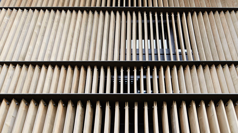 florian-busch-architects-K8-in-kyoto-japan-wooden-louver-facade-designboom-02