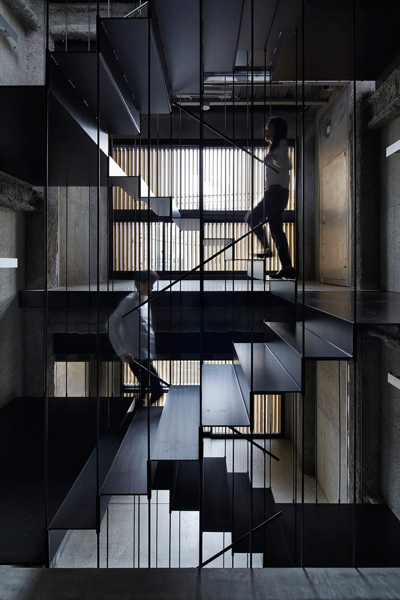 florian-busch-architects-K8-in-kyoto-japan-wooden-louver-facade-designboom-02