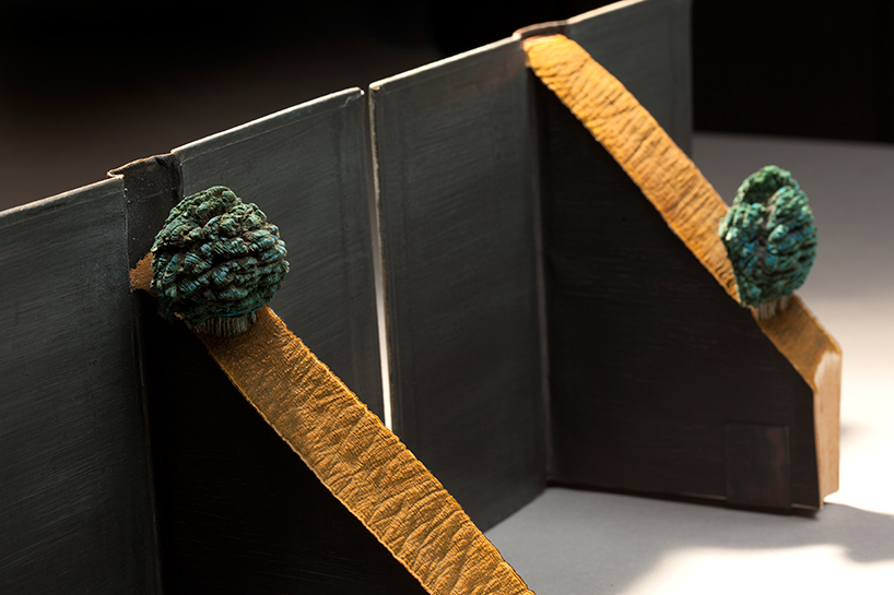 guy-laramee-onde-eles-moram-where-they-live-book-carving-art-designboom-008