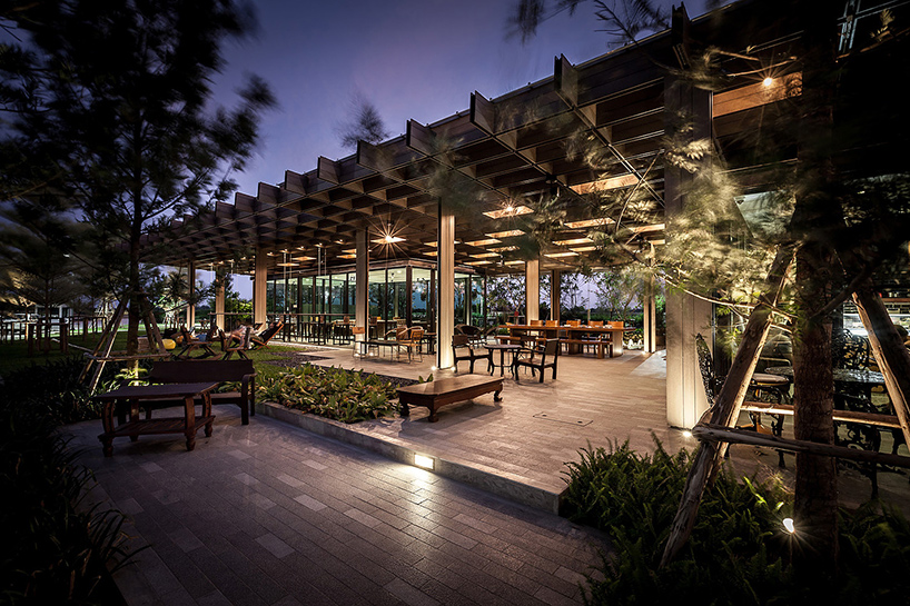 integrated-field-IF-it's-sara-cafe-nong-khae-thailand-designboom-02
