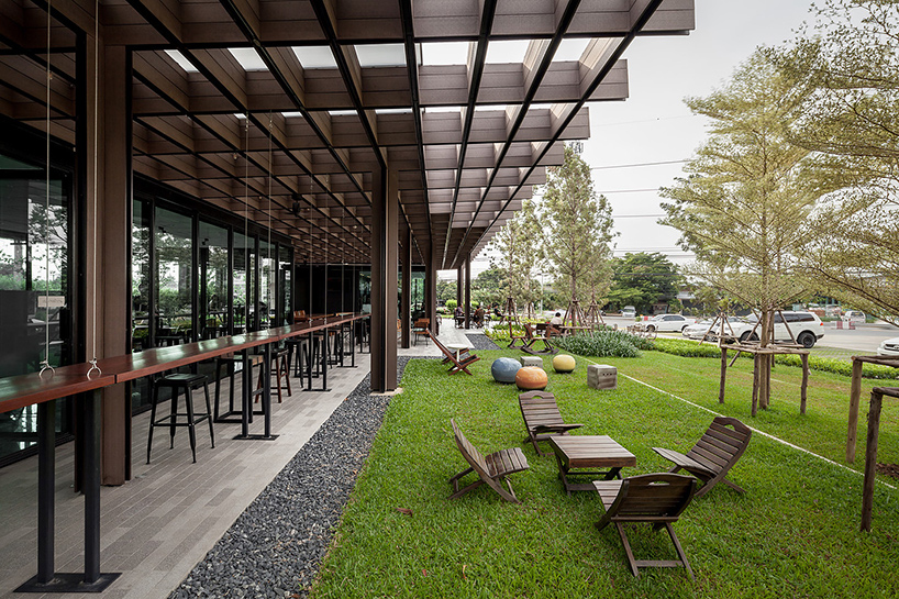 integrated-field-IF-it's-sara-cafe-nong-khae-thailand-designboom-02