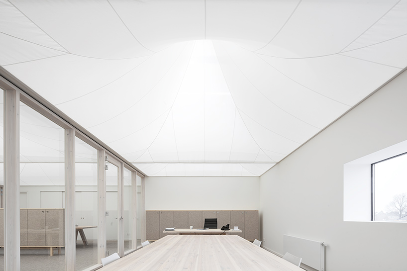 monadnock-interior-office-of-the-royal-tichelaar-factory-the-netherlands-designboom-02