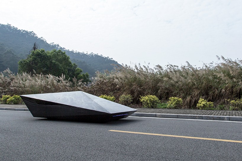 united-nude-lo-res-car-designboom-03