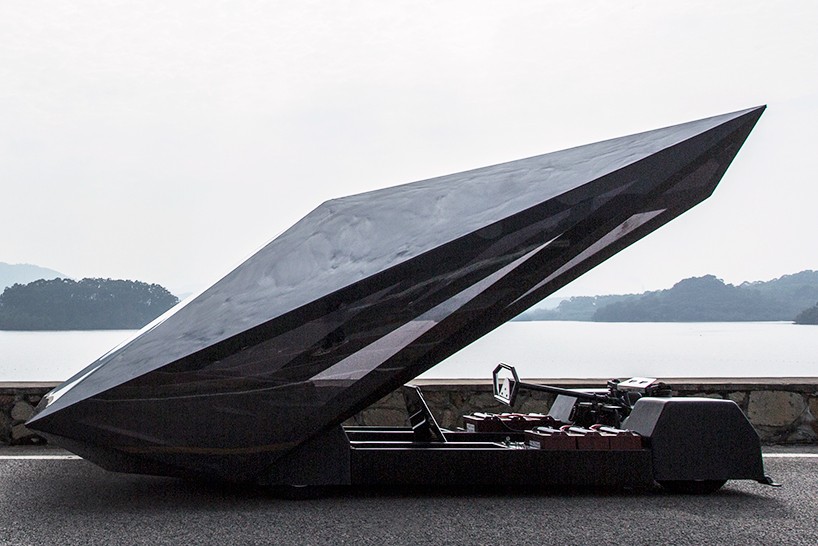 united-nude-lo-res-car-designboom-05