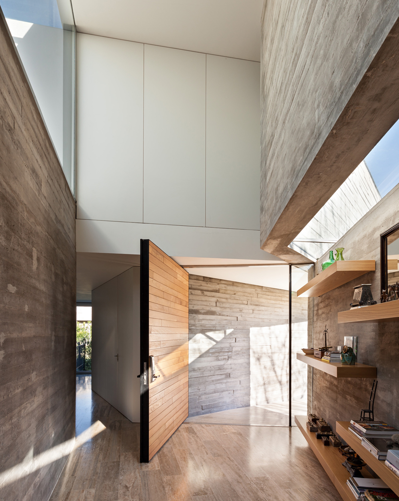 alric-galindez-casa-L-buenos-aires-designboom-02