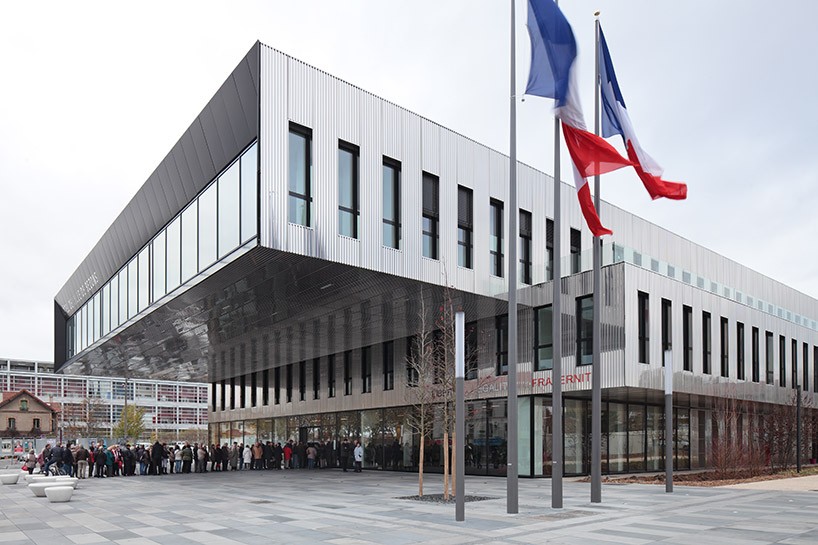 ecdm-architectes-new-city-hall-bezons-paris-designboom-01