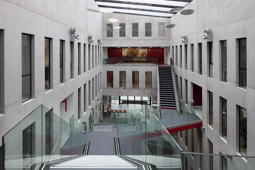 ecdm-architectes-new-city-hall-bezons-paris-designboom-02