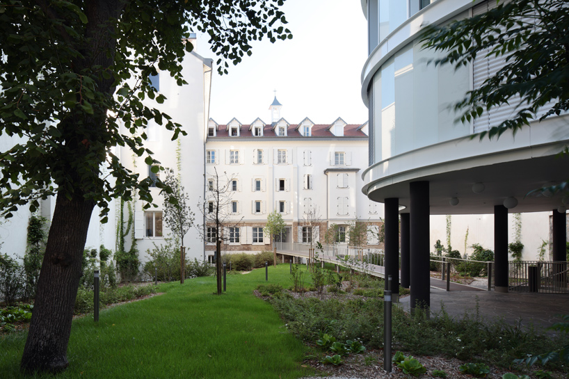 ecdm-architects-villa-saxe-paris-designboom-02